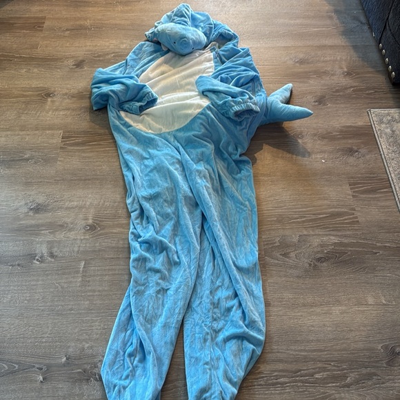 Plush shark costume for adult - Picture 2 of 3